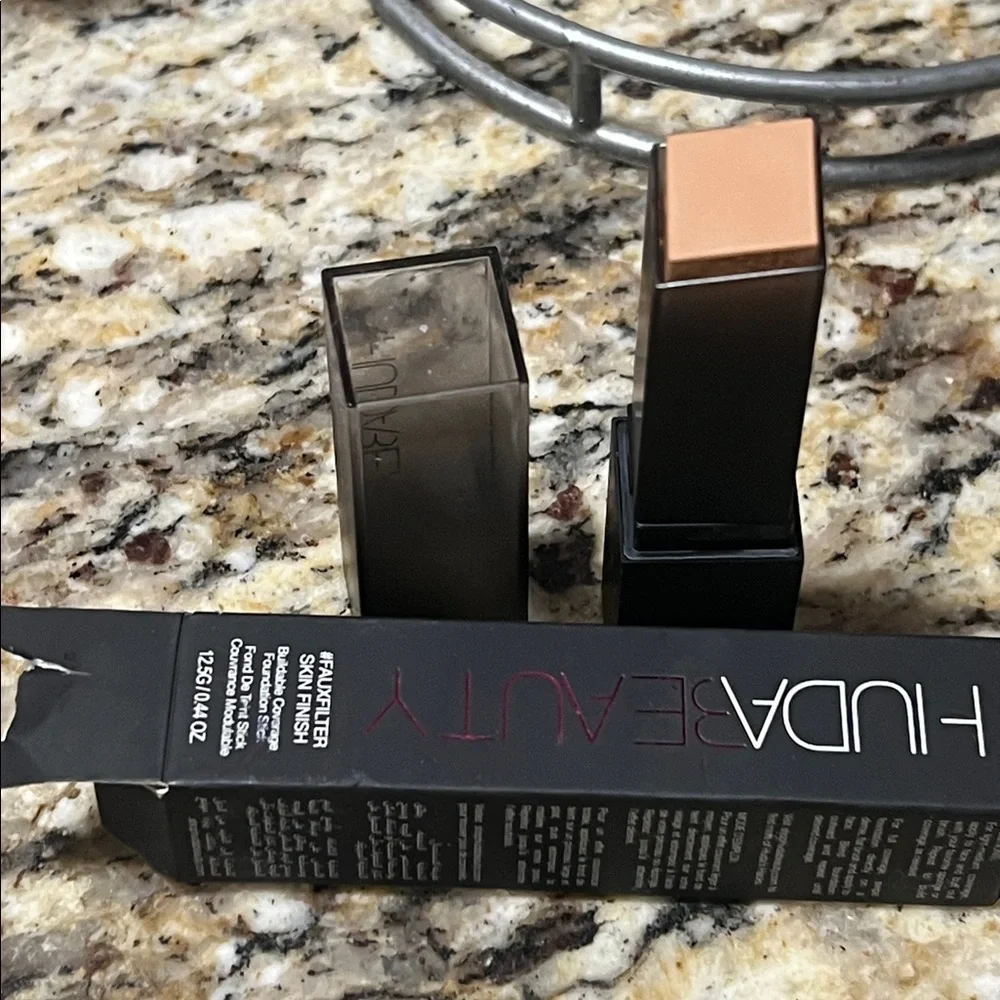 ⚡️💕HUDA BEAUTY Faux Filter Foundation Macchiato
